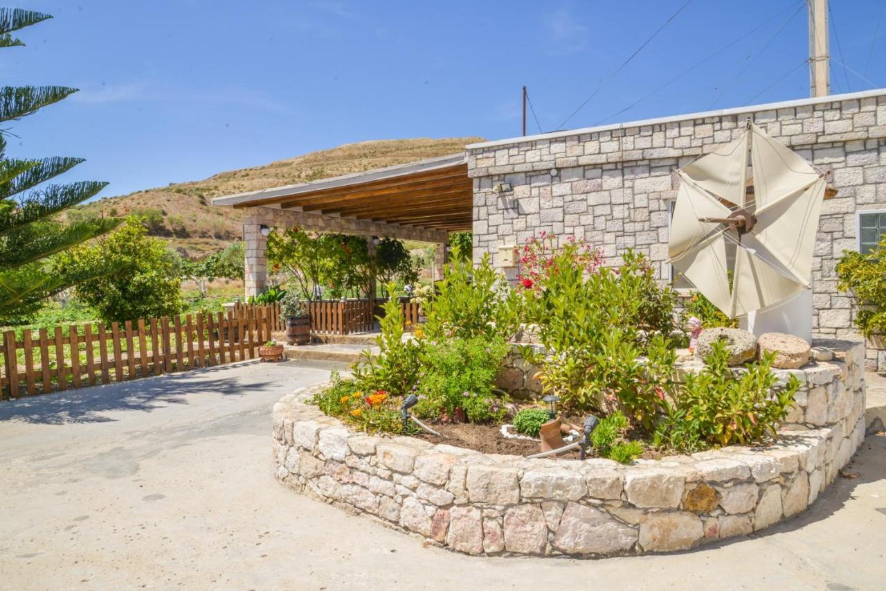 Emilia'S Little Farmhouses Agioi Anargyroi  Bagian luar foto