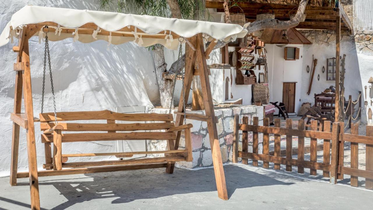 Emilia'S Little Farmhouses Agioi Anargyroi  Bagian luar foto