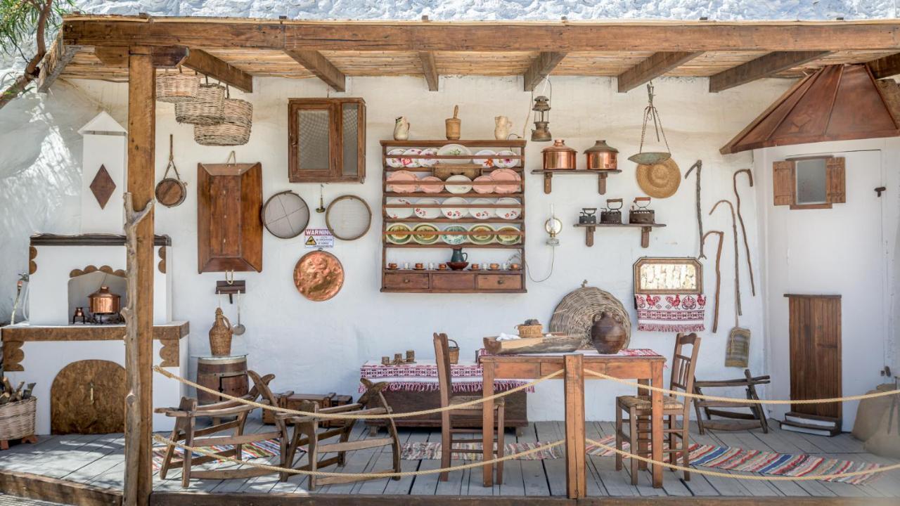 Emilia'S Little Farmhouses Agioi Anargyroi  Bagian luar foto
